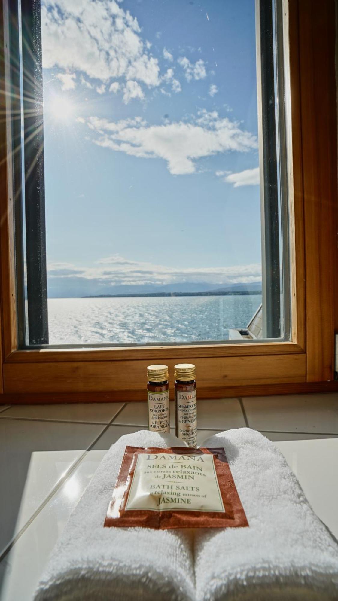 Hotel Real Nyon By Happyculture ภายนอก รูปภาพ
